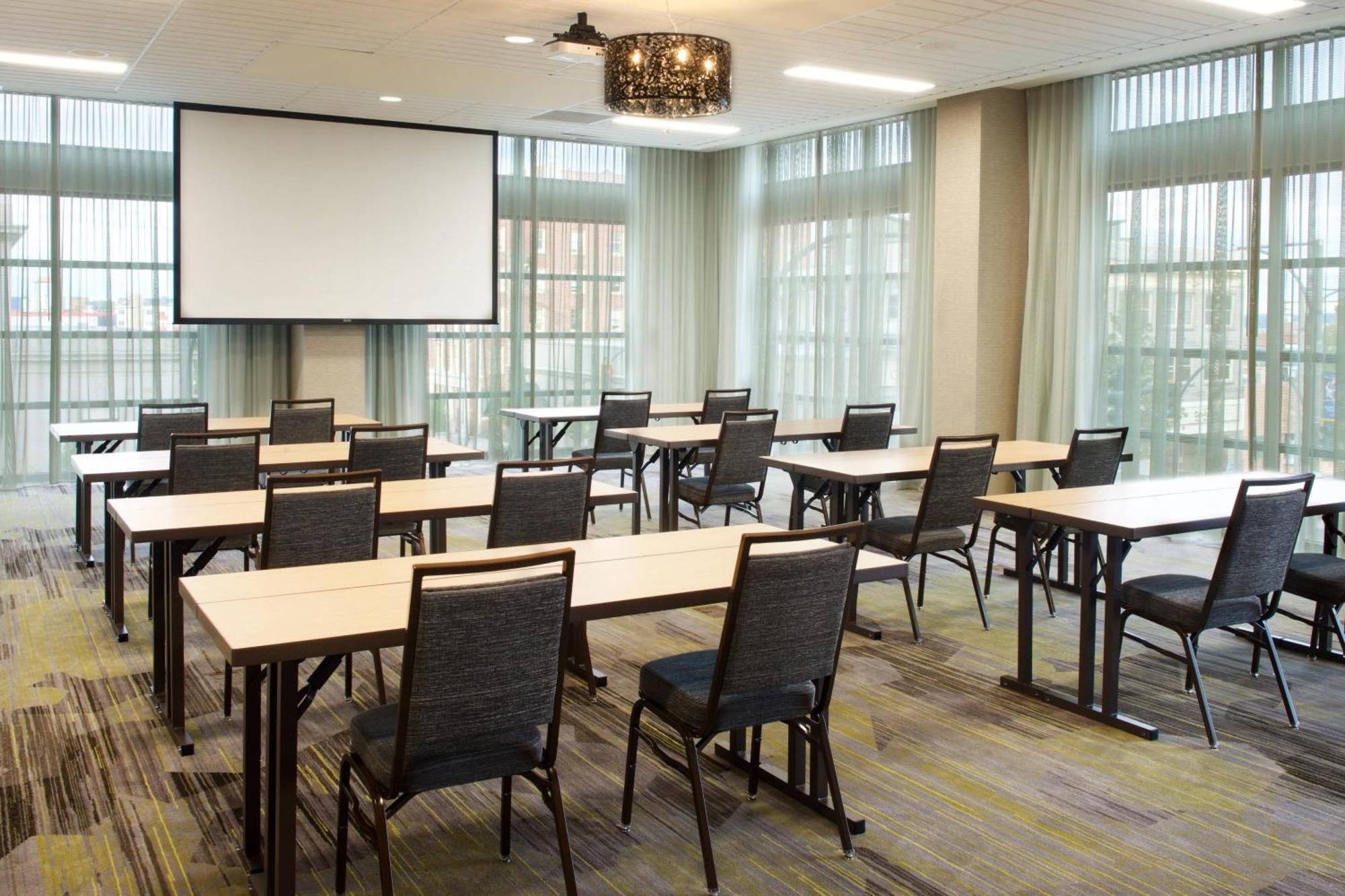 Courtyard By Marriott Seattle Everett Downtown Zewnętrze zdjęcie
